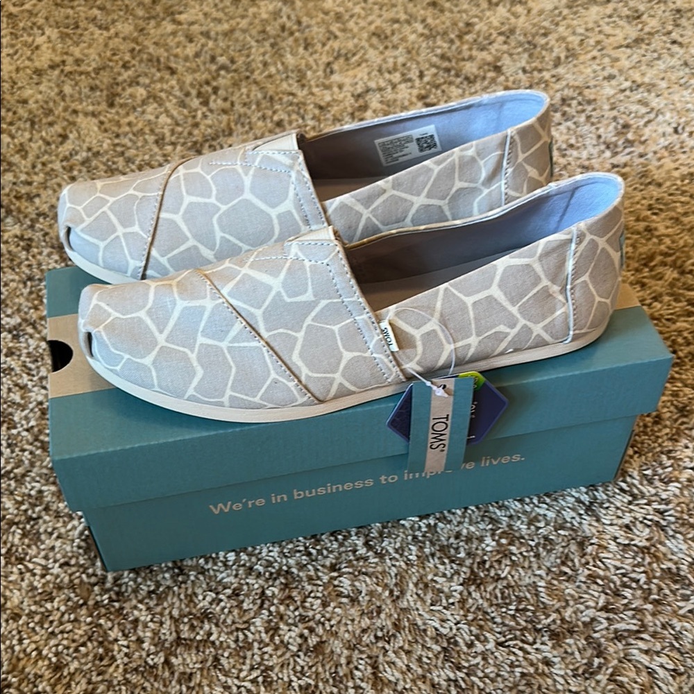 TOMS Women's Alpargaras - Beige Giraffe Print Slip-On Shoes